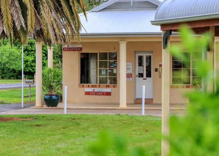Country Gardens Motor Inn