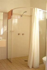 Country Gardens Motor 4*